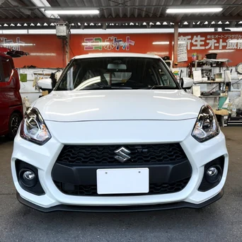 白いスズキ スイフトスポーツのコーティング施工実績